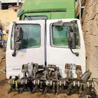 يوجد لدينا جميع انواع قطع الغيار