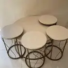 طاولة كبيره مع 4 طاولات خدمة مستخدمه