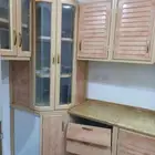 غرفه نوم من غير تسريحه ومطبخ وكنب وادراج للبيع