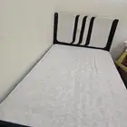 سرير نفر معاها مرتبه