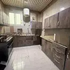 اثاث منزل للبيع مكون من غرفة نوع مع مكيف ومطبخ مع غاز وثلا ه