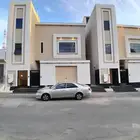 للبيع روف علوي مع ملحق ومشب تشطيبات فاخره بحي الموسي