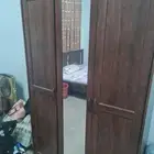 سرير بمرتبته من ايكيا ودولاب من ايكيا