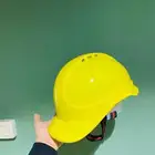 طفايات حريق وملابس ومستلزمات عمال المنشئات