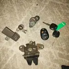 سوتش والاقفال الباقي كامري 2002