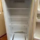 ثلاجه بحاله جيده البيع على السوم