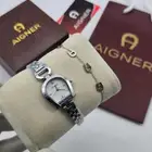 طقم نسائي