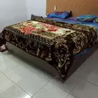 غرفة نوم كاملة سرير بمرتبة تسريحة و2 كومودينو بحالة جيدة جدا