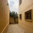 شقة 4 غرف وصاله بحوش مستقل وخزان وكهرب للايجار