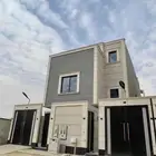 فلة فاخرة جديدة حي الرمال ب ثلاث ادوار للإيجار