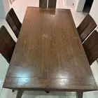طاولة طعام