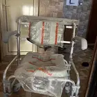 كرسي حمام متحرك لكبار السن والمعاقين