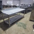 طاولات ستانلس ستيل للمطاعم