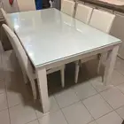 طاولة طعام