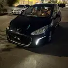 بيجو هاتشباك