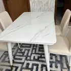 طاولة للبيع