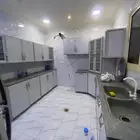 دولاب مطبخ مع ثلاجه