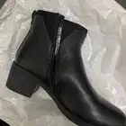 بوت نسائي اسود