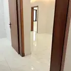 للايجار شقه 3 غرف   صاله بمنافعها جدةمشرفه شارع محمد الطويل