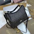 شنط نسائية 245 ريال
