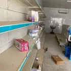 رفوف للبيع نظيفة