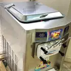 مكينه آيسكريم