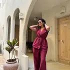 ملابس نسائية