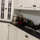 دولاب مطبخ نظيف جدا