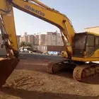 للبيع او الايجار بوكلين كوماتسو 2007 نظيف جدا علي الشغل