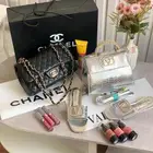 هدايا نسائيه ماركة شانيل و فالنتينو