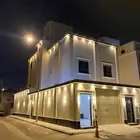 دور أول مع شقة للبيع في حي الجنادرية