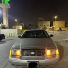 فورد كراون فكتوريا 2009 نظيف
