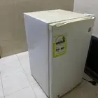 ثلاجه صغيره خربانه للبيع