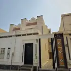 للإيجار   شقة 3 غرف وصالة مدخلين  في فيلا حي ( اشبيليه)