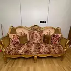 عدد ثلاث كنب نفس الشكل نظيف جدا للبيع