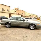 كراون فكتوريا أمريكي موديل 2000