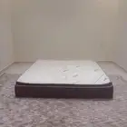 مرتبة سرير كبيرة للبيع