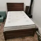 سرير نفر ونص مع مرتبه طبيه حالته ممتازه جدا للبيع