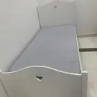 سرير اطفال