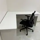 مكتب حرف L مع كرسي استخدام جد ا بسيط