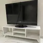 شاشه مع طاوله