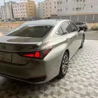 لكزس Es300h -2023 مالك اول