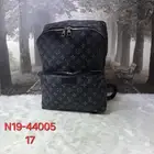 شنط ضهر من ماركات عالميه
