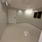 للإيجار دور أرضي واسع مجدد   الرياض حي العقيق