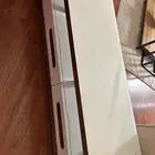 طاولة و مغسلة