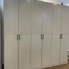 غرفة نوم كامله ينقصها السرير