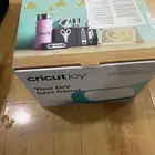 للبيع جهاز كريكوت جوي ( cricut joy ) لم تستخدم بكرتونها