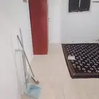 غرفه عزاب مدخل خاص قريب من الخدمات