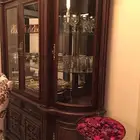 طاولة طعام فاخرة وملحقاتها