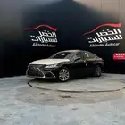 لكزس ES 300 AH 2025 - لدى شركة عبدالمجيد الخضر